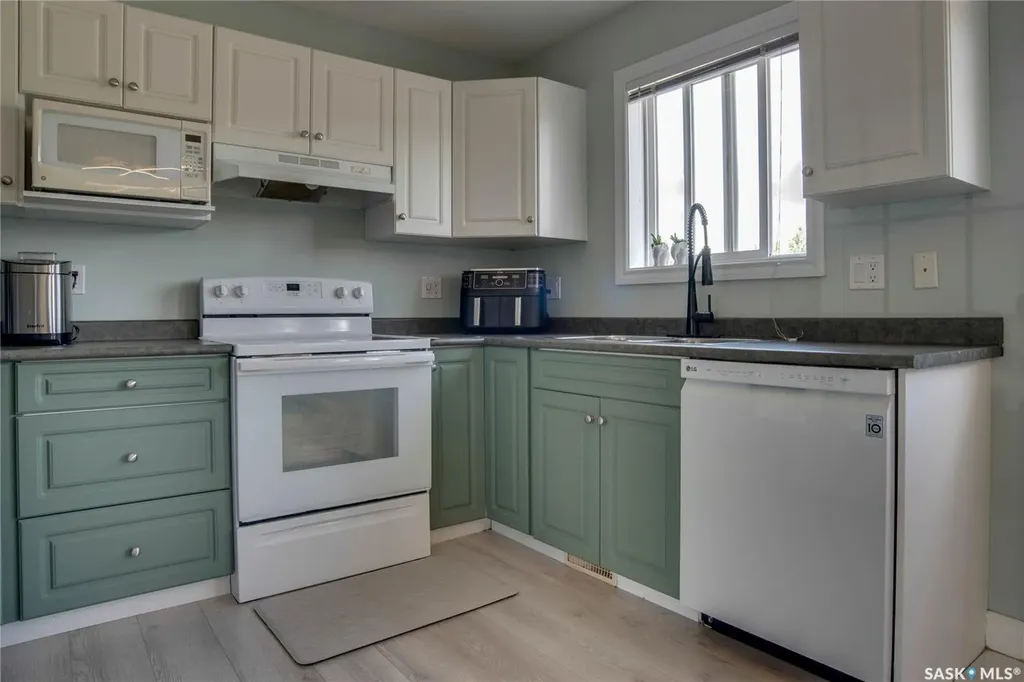 223 Rutherford Crescent Saskatoon SK S7N 4X5