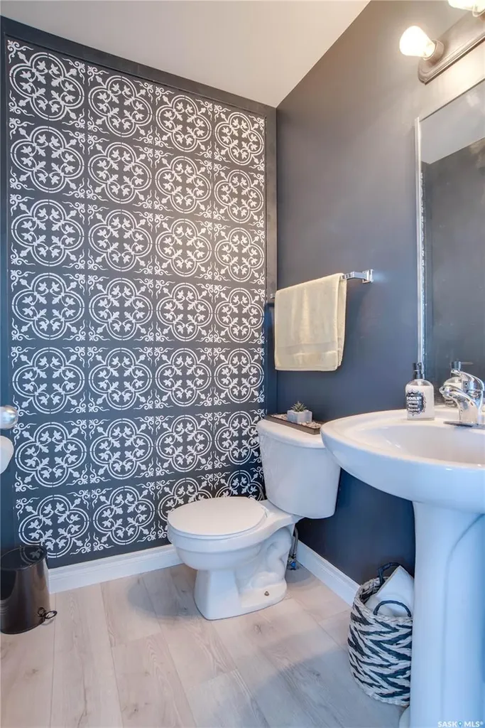 223 Rutherford Crescent Saskatoon SK S7N 4X5