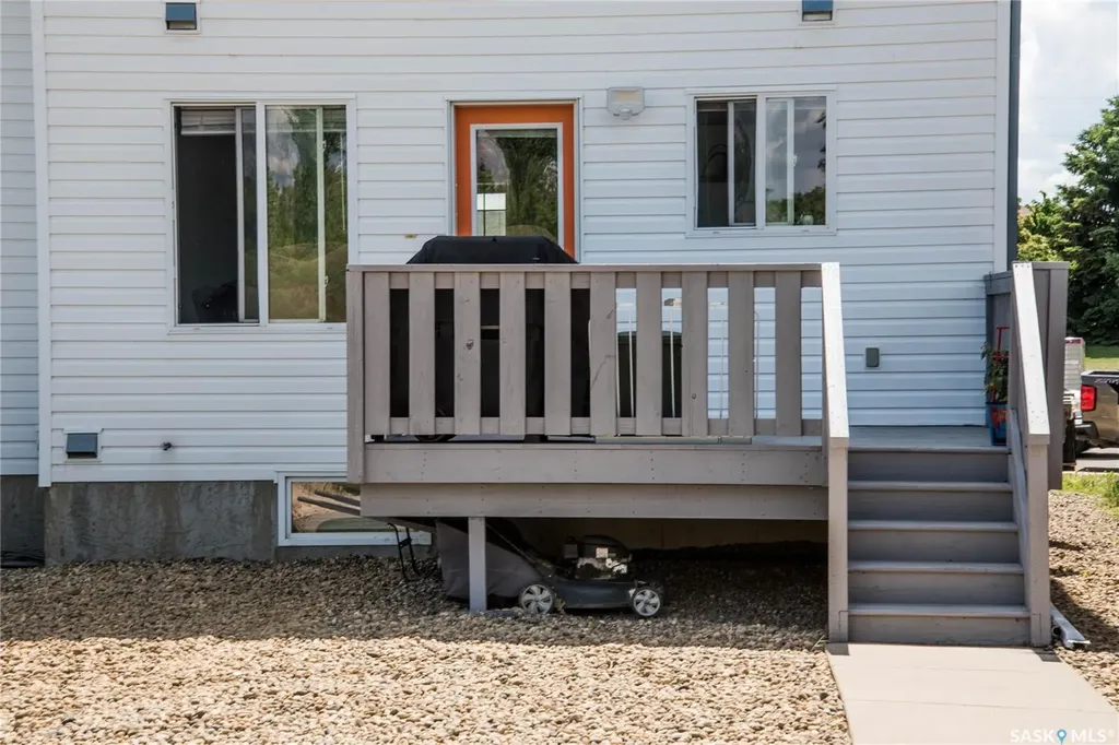 223 Rutherford Crescent Saskatoon SK S7N 4X5