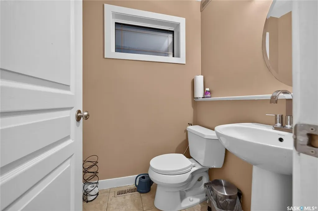 3318 Green Moss Lane Regina SK S4V 1P2