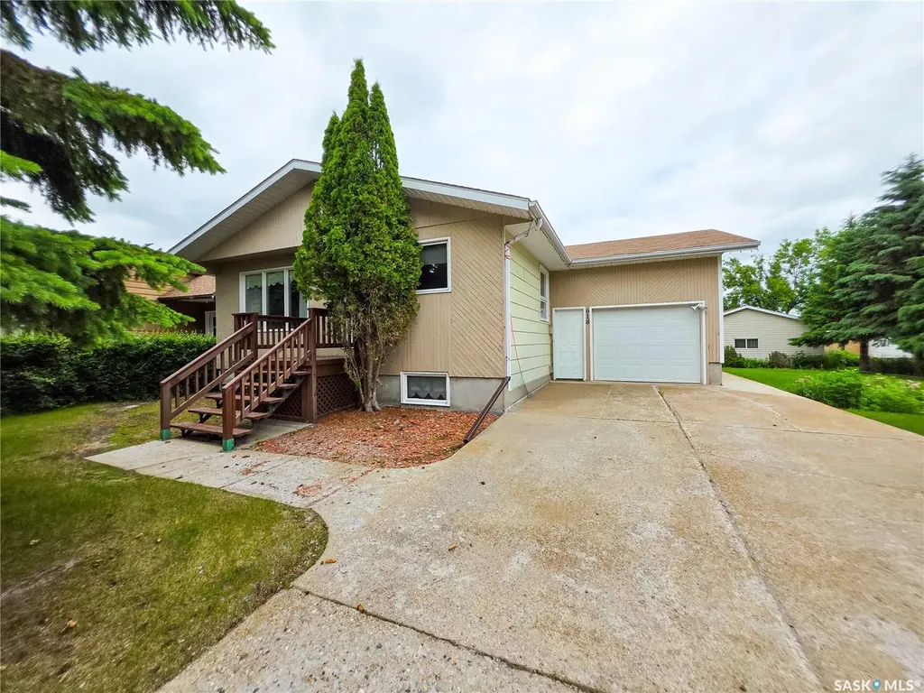 618 4th Avenue W Melville SK S0A 2P0