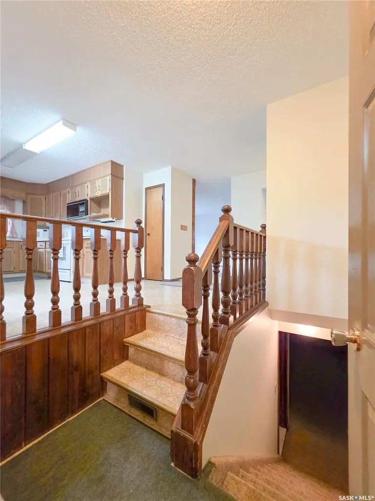 618 4th Avenue W Melville SK S0A 2P0