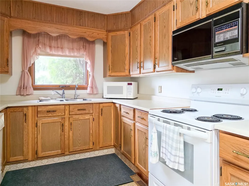 618 4th Avenue W Melville SK S0A 2P0