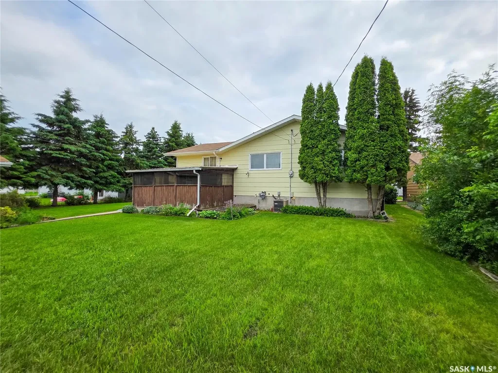 618 4th Avenue W Melville SK S0A 2P0