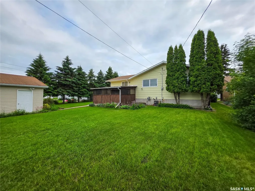 618 4th Avenue W Melville SK S0A 2P0