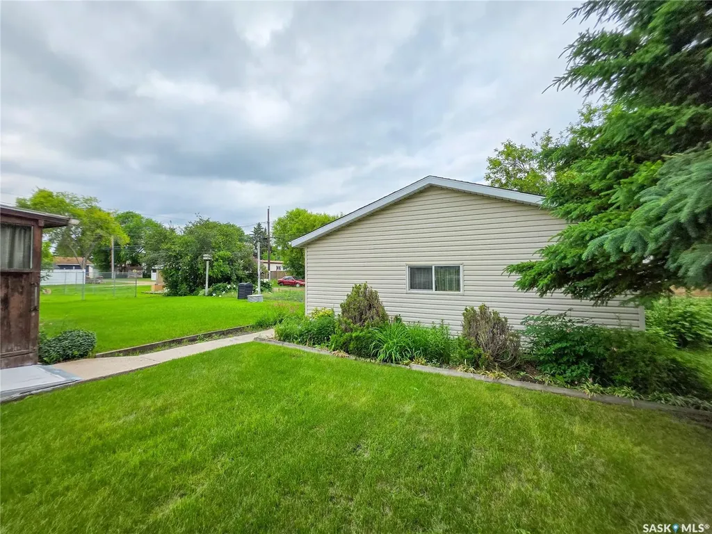 618 4th Avenue W Melville SK S0A 2P0