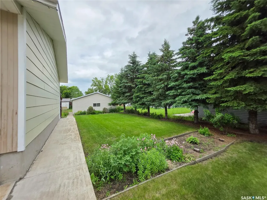 618 4th Avenue W Melville SK S0A 2P0