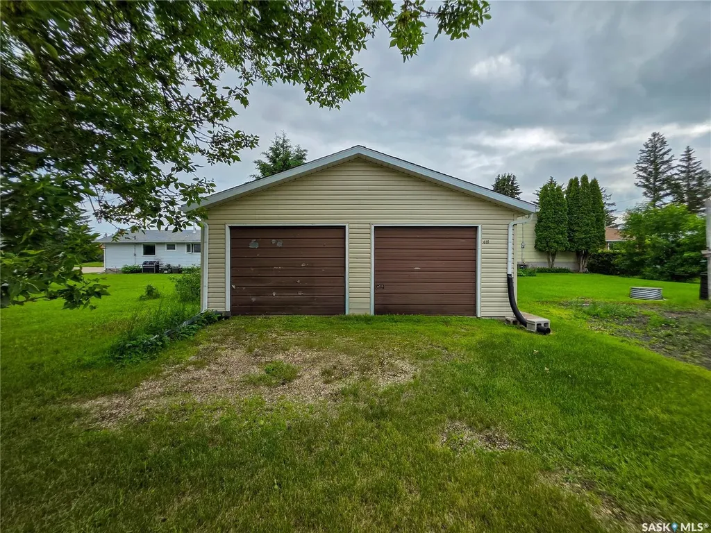 618 4th Avenue W Melville SK S0A 2P0
