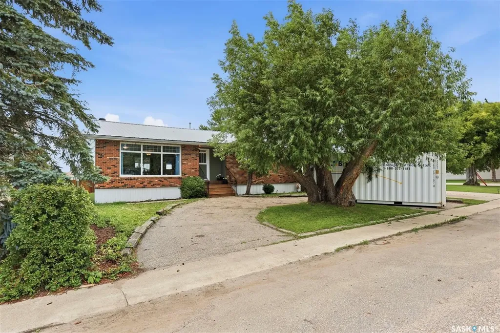 304 4th Avenue Langham SK S0K 2L0