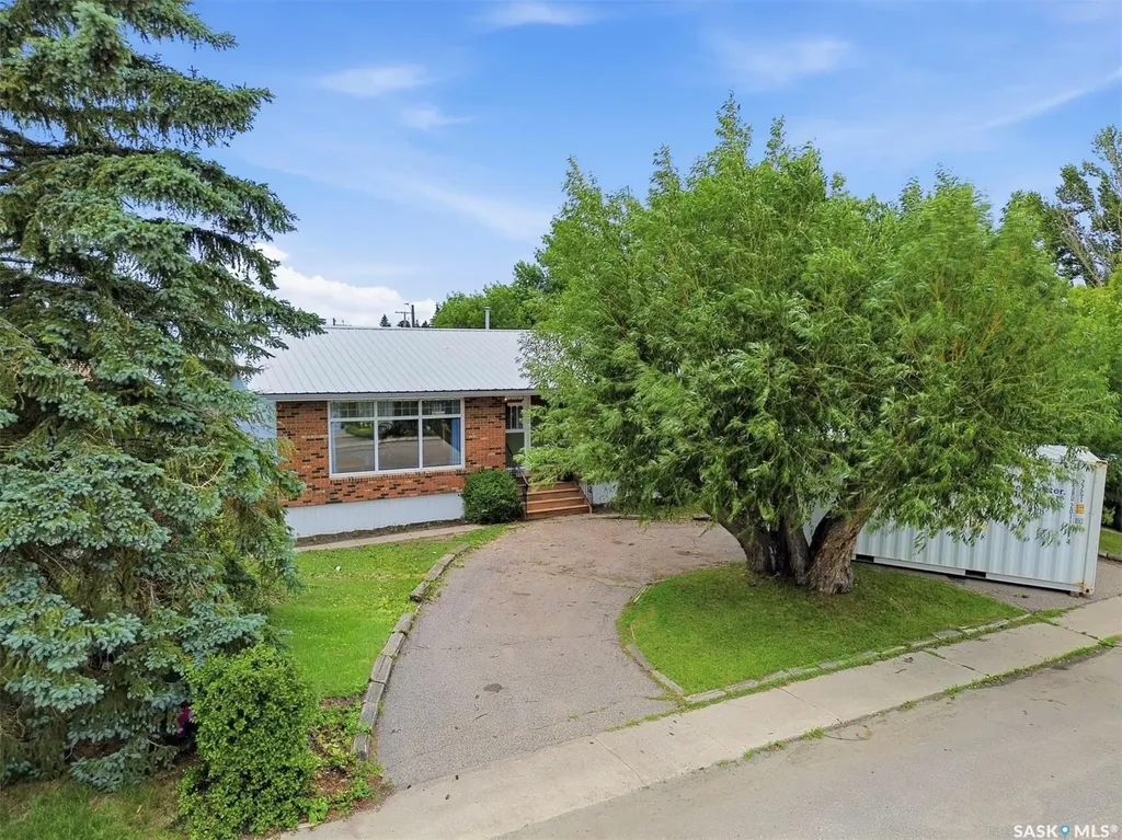 304 4th Avenue Langham SK S0K 2L0