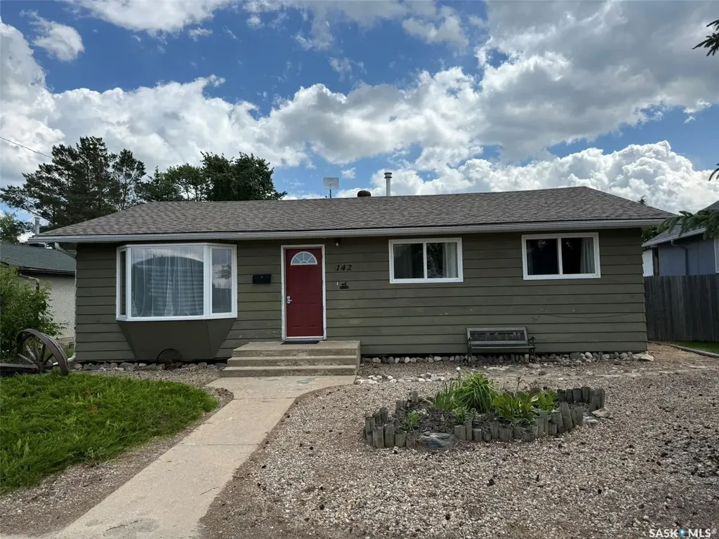 142 2nd Street E Glaslyn SK S0M 0Y0