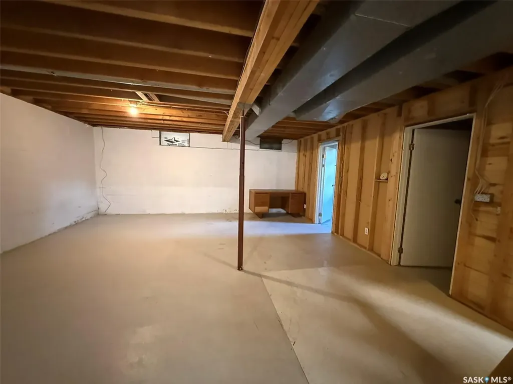 142 2nd Street E Glaslyn SK S0M 0Y0