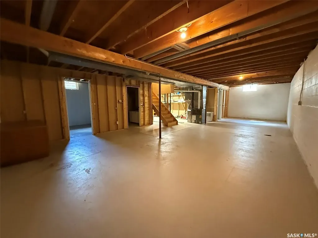 142 2nd Street E Glaslyn SK S0M 0Y0