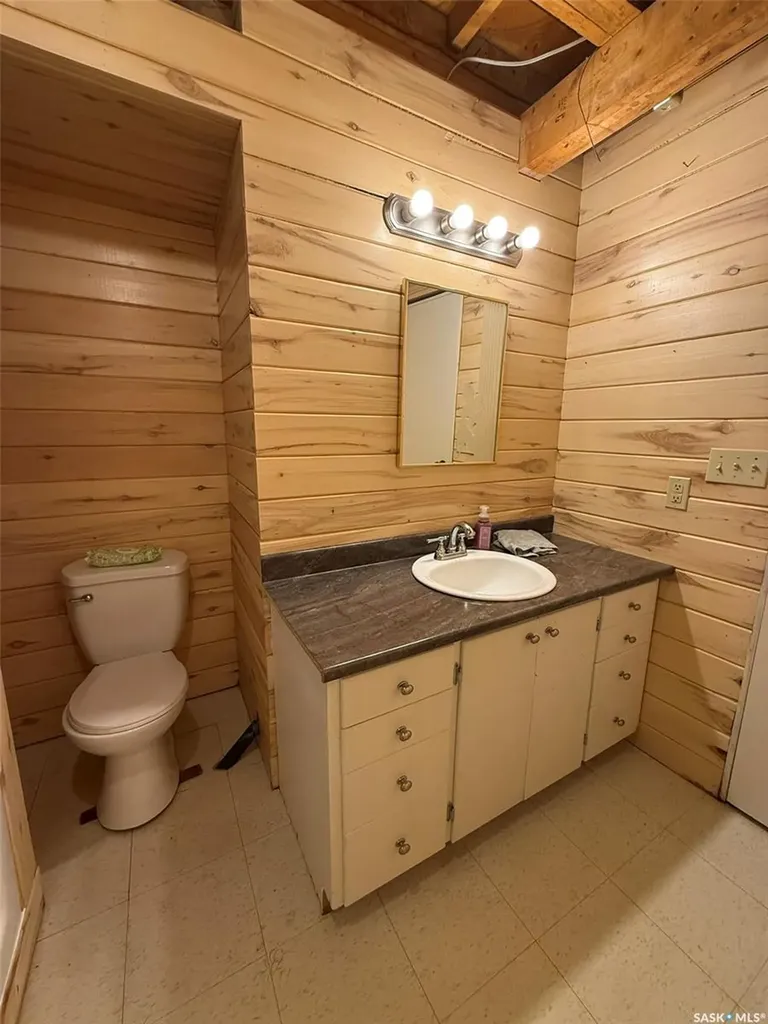 142 2nd Street E Glaslyn SK S0M 0Y0