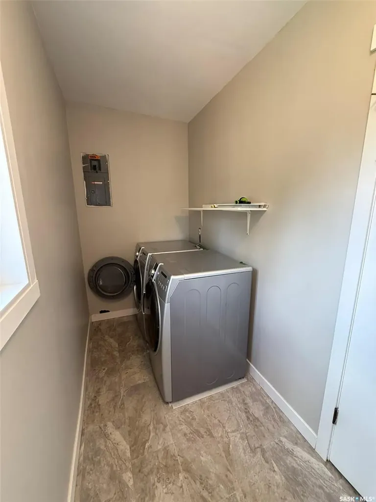 142 2nd Street E Glaslyn SK S0M 0Y0