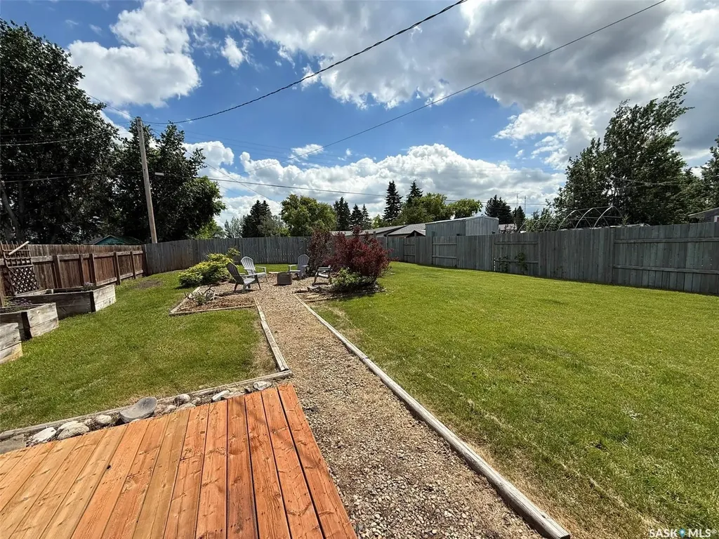 142 2nd Street E Glaslyn SK S0M 0Y0