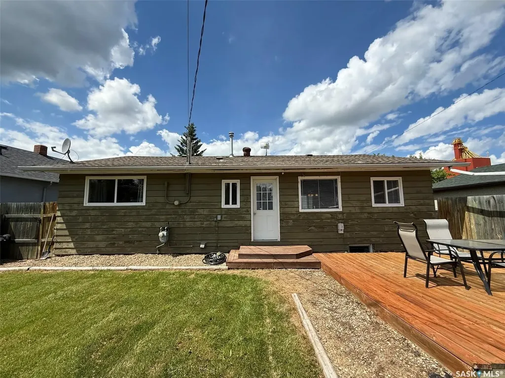 142 2nd Street E Glaslyn SK S0M 0Y0