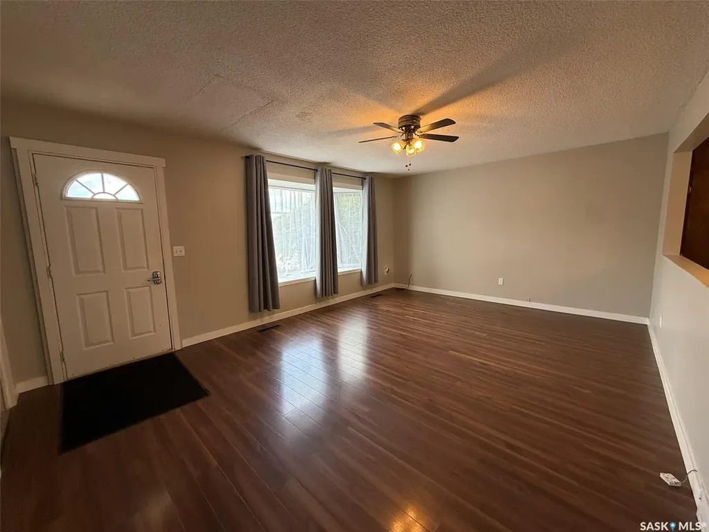 142 2nd Street E Glaslyn SK S0M 0Y0