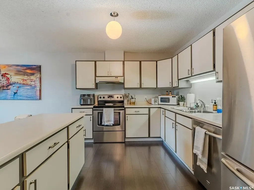 1008 Temperance Street E Saskatoon SK S7N 0N6