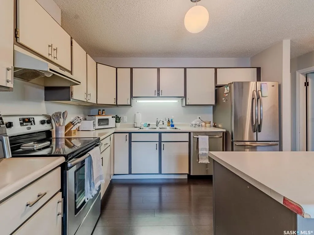 1008 Temperance Street E Saskatoon SK S7N 0N6
