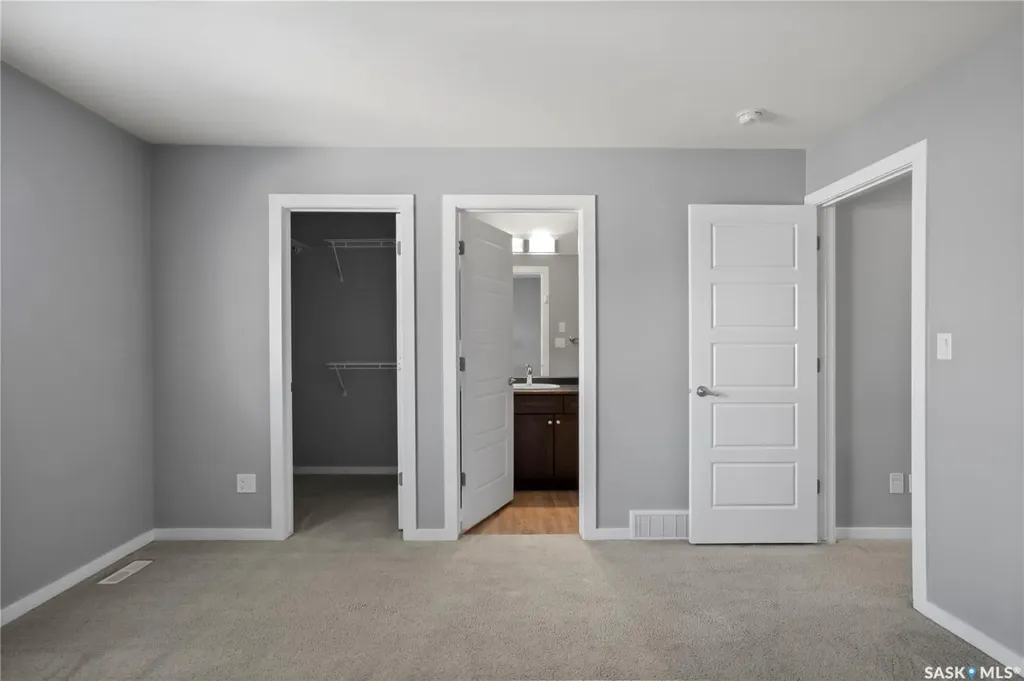 4533 Primrose Green Drive E Regina SK S4V 3K4