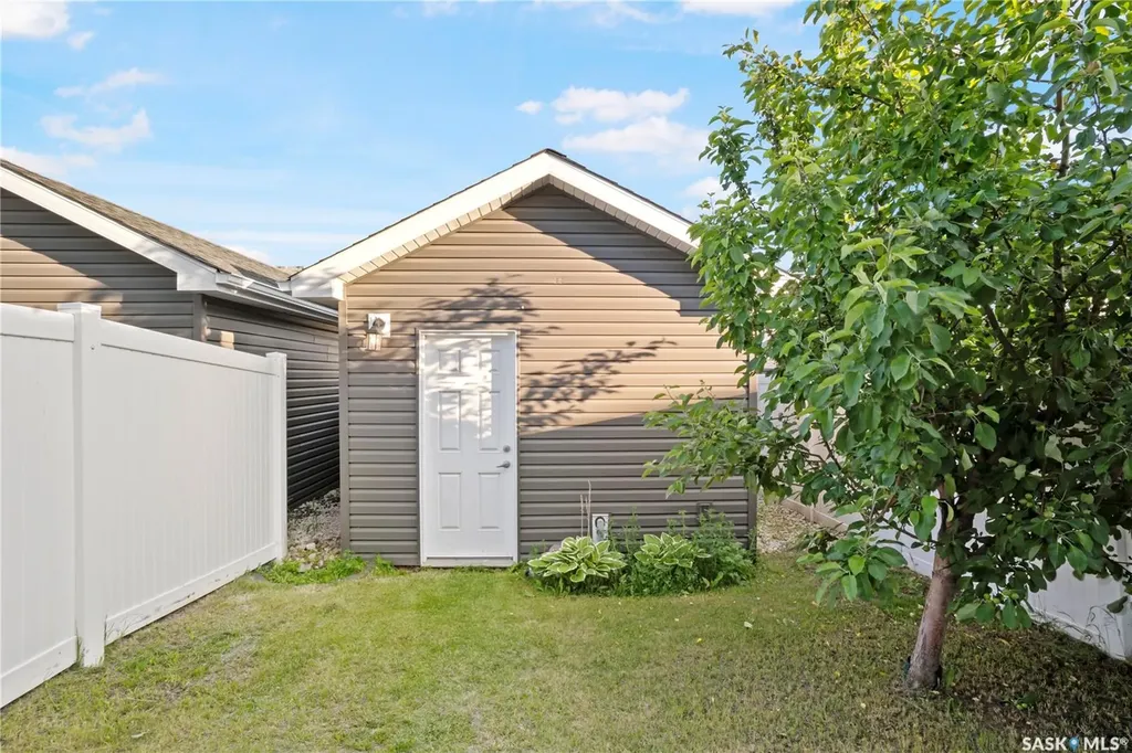 4533 Primrose Green Drive E Regina SK S4V 3K4