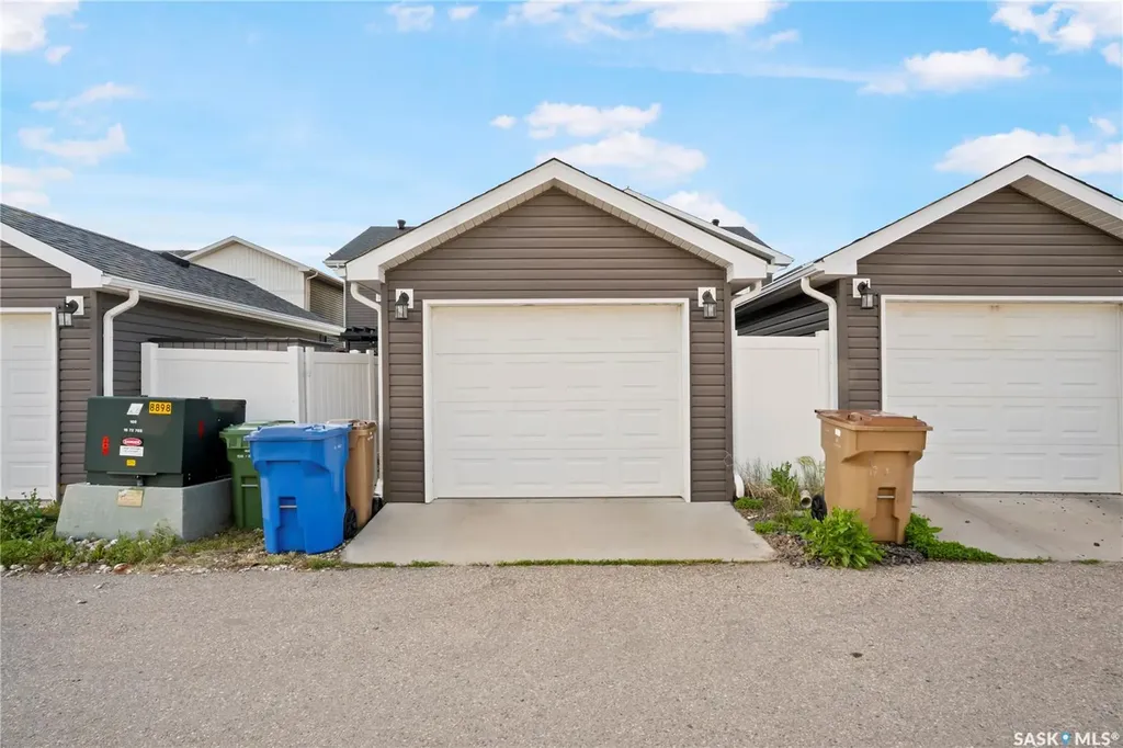 4533 Primrose Green Drive E Regina SK S4V 3K4