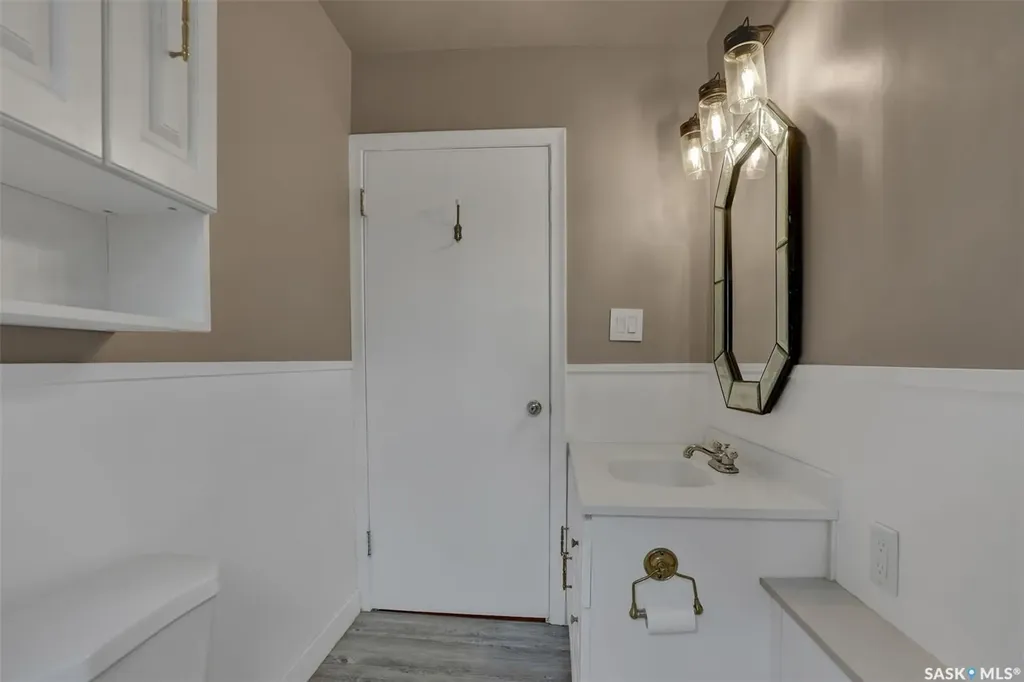 26 Scott Street Regina SK S4S 4A2