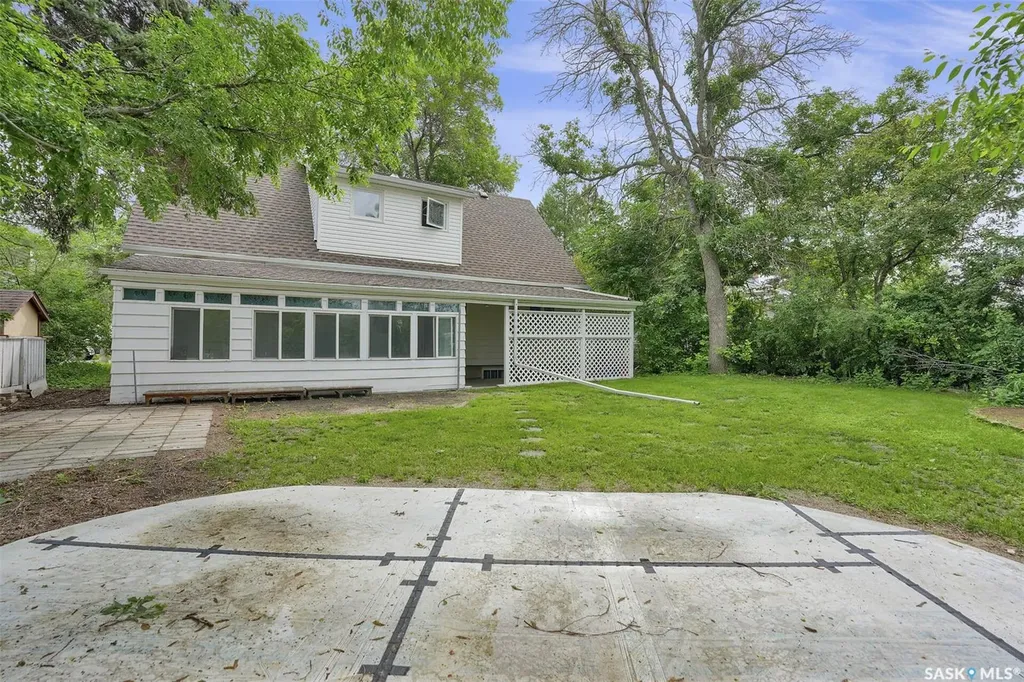 26 Scott Street Regina SK S4S 4A2