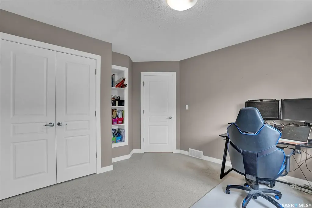 3529 Green Moss Lane Regina SK S4V 1L5