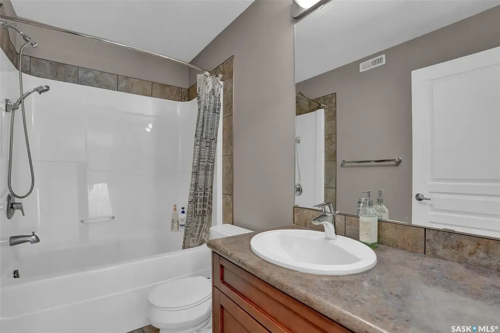 3529 Green Moss Lane Regina SK S4V 1L5