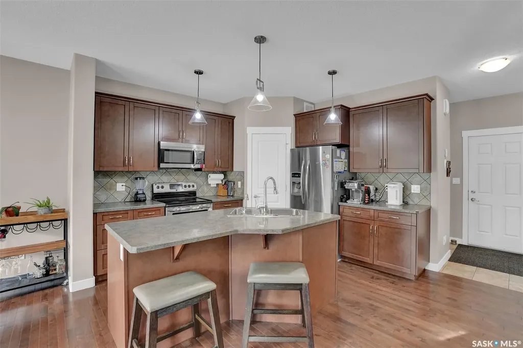 3529 Green Moss Lane Regina SK S4V 1L5