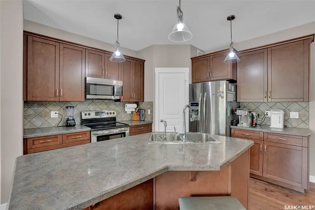3529 Green Moss Lane Regina SK S4V 1L5