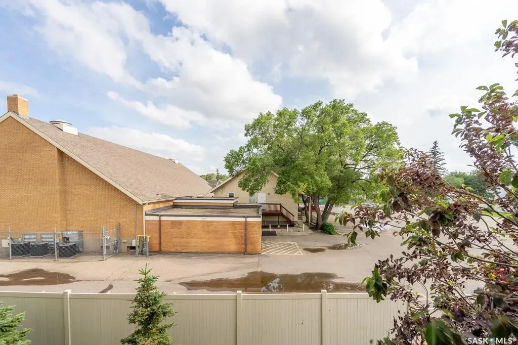 1225 Empress Street Regina SK S4T 1G7