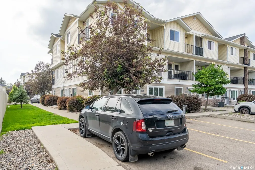 1225 Empress Street Regina SK S4T 1G7