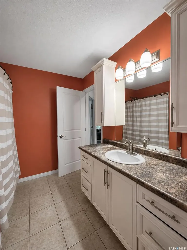 546 11th Street E Prince Albert SK S6V 1A9
