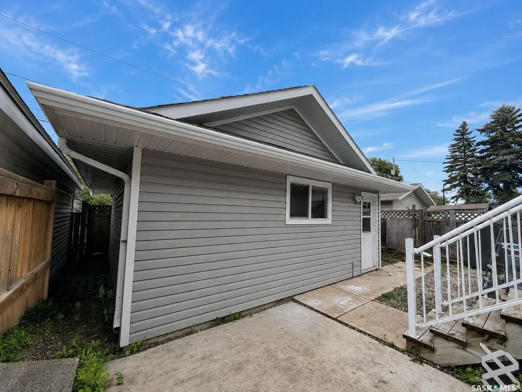 546 11th Street E Prince Albert SK S6V 1A9