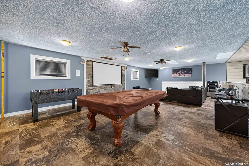 1421 Edgar Street Regina SK S4N 3K1