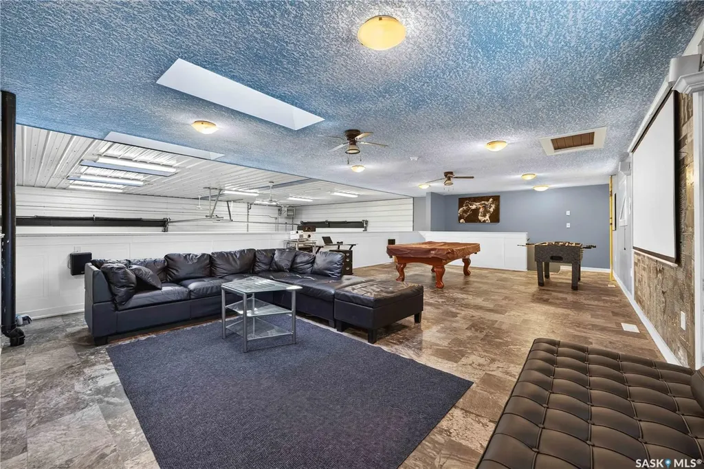 1421 Edgar Street Regina SK S4N 3K1