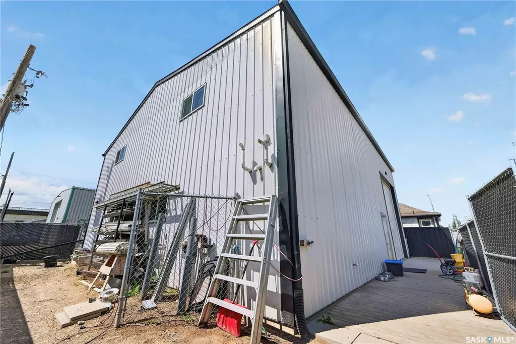 1421 Edgar Street Regina SK S4N 3K1