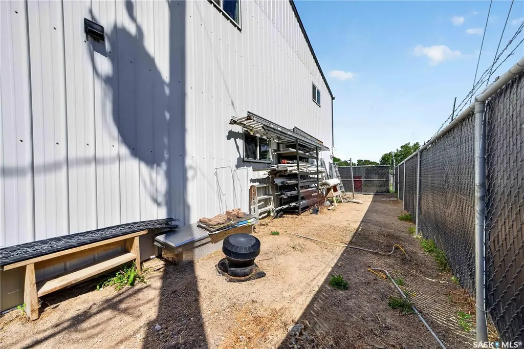 1421 Edgar Street Regina SK S4N 3K1