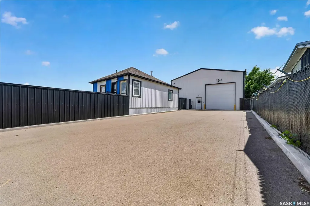1421 Edgar Street Regina SK S4N 3K1