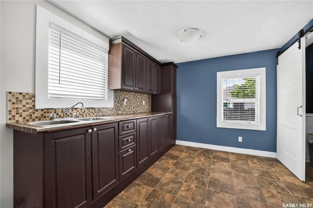 1421 Edgar Street Regina SK S4N 3K1