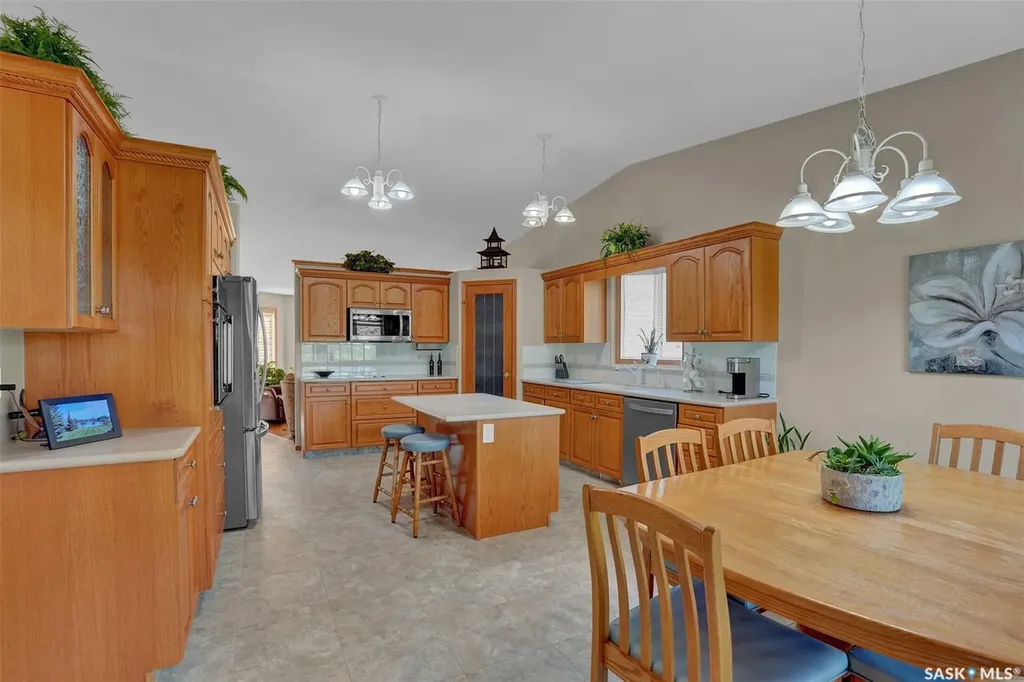 3324 Buckingham Drive E Regina SK S4V 2S8