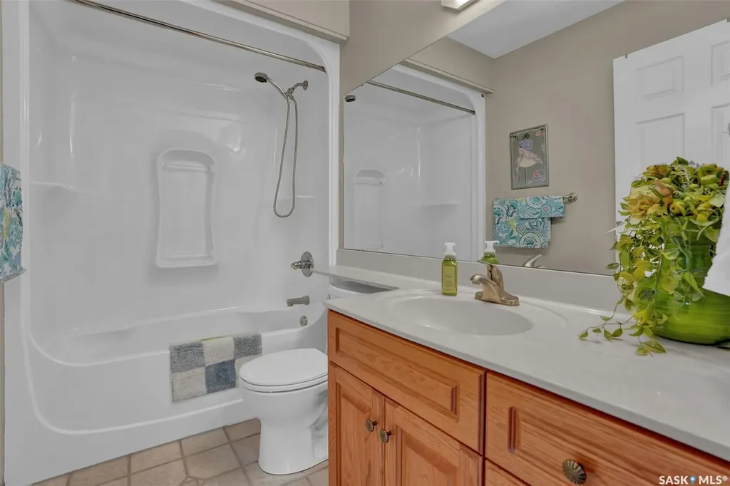 3324 Buckingham Drive E Regina SK S4V 2S8