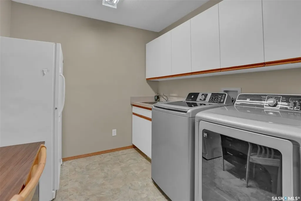 3324 Buckingham Drive E Regina SK S4V 2S8