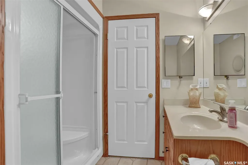 3324 Buckingham Drive E Regina SK S4V 2S8