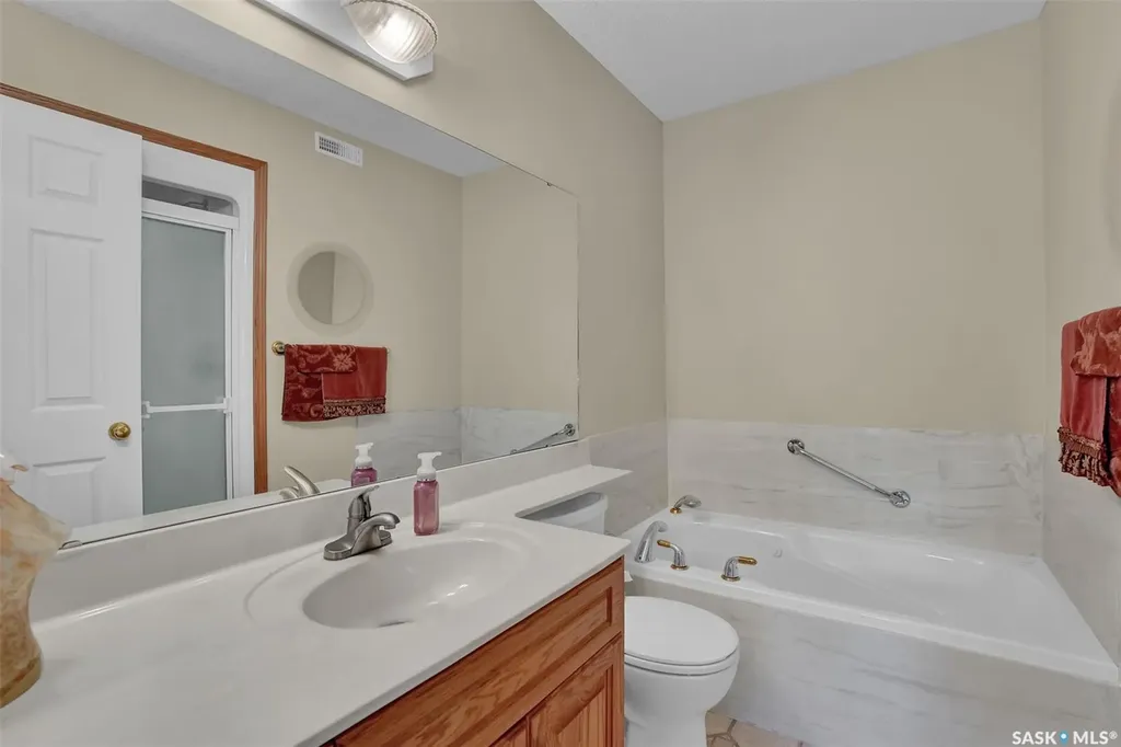 3324 Buckingham Drive E Regina SK S4V 2S8
