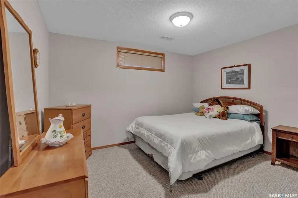 3324 Buckingham Drive E Regina SK S4V 2S8