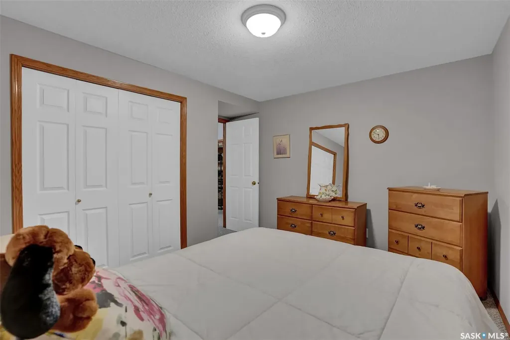 3324 Buckingham Drive E Regina SK S4V 2S8